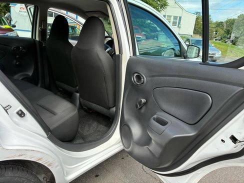 Used 2016 Nissan Versa S FWD image 22