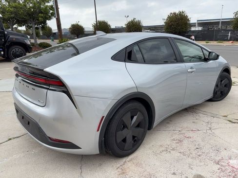 Used 2024 Toyota Prius LE FWD image 6