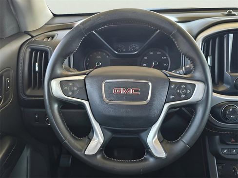 Used 2015 GMC Canyon SLT image 16