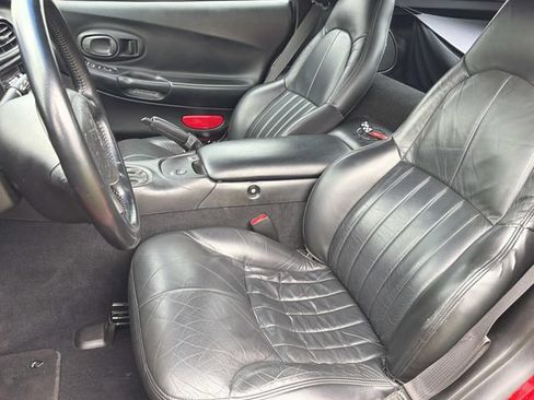 Used 2001 Chevrolet Corvette Coupe RWD image 17