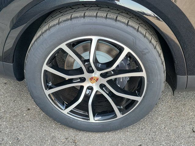 Used 2026 Porsche Cayenne AWD/4WD image 12