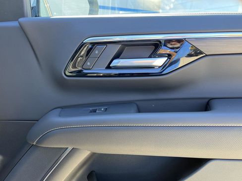 New 2026 Chevrolet Suburban Premier image 28