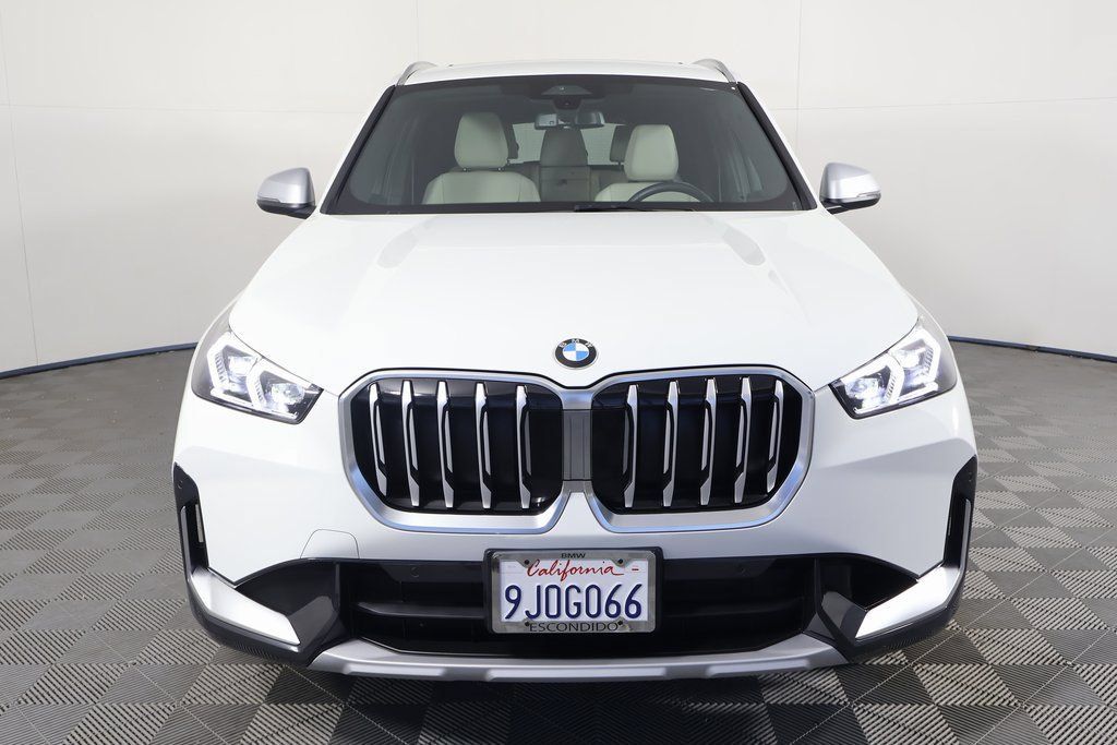 Used 2023 BMW X1 xDrive28i w/ Convenience Package AWD/4WD image 2
