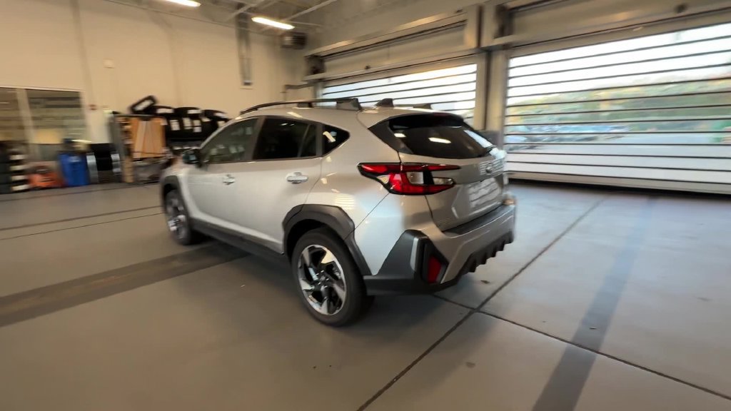 Used 2025 Subaru Crosstrek 2.5i Limited AWD/4WD image 8