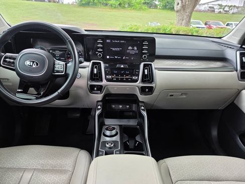 Used 2021 Kia Sorento S FWD image 15
