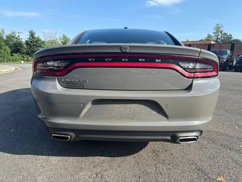Used 2019 Dodge Charger SXT RWD image 4