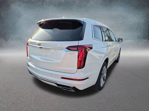 Certified 2025 Cadillac XT6 Premium Luxury w/ LPO, Floor Liner Package AWD/4WD image 9