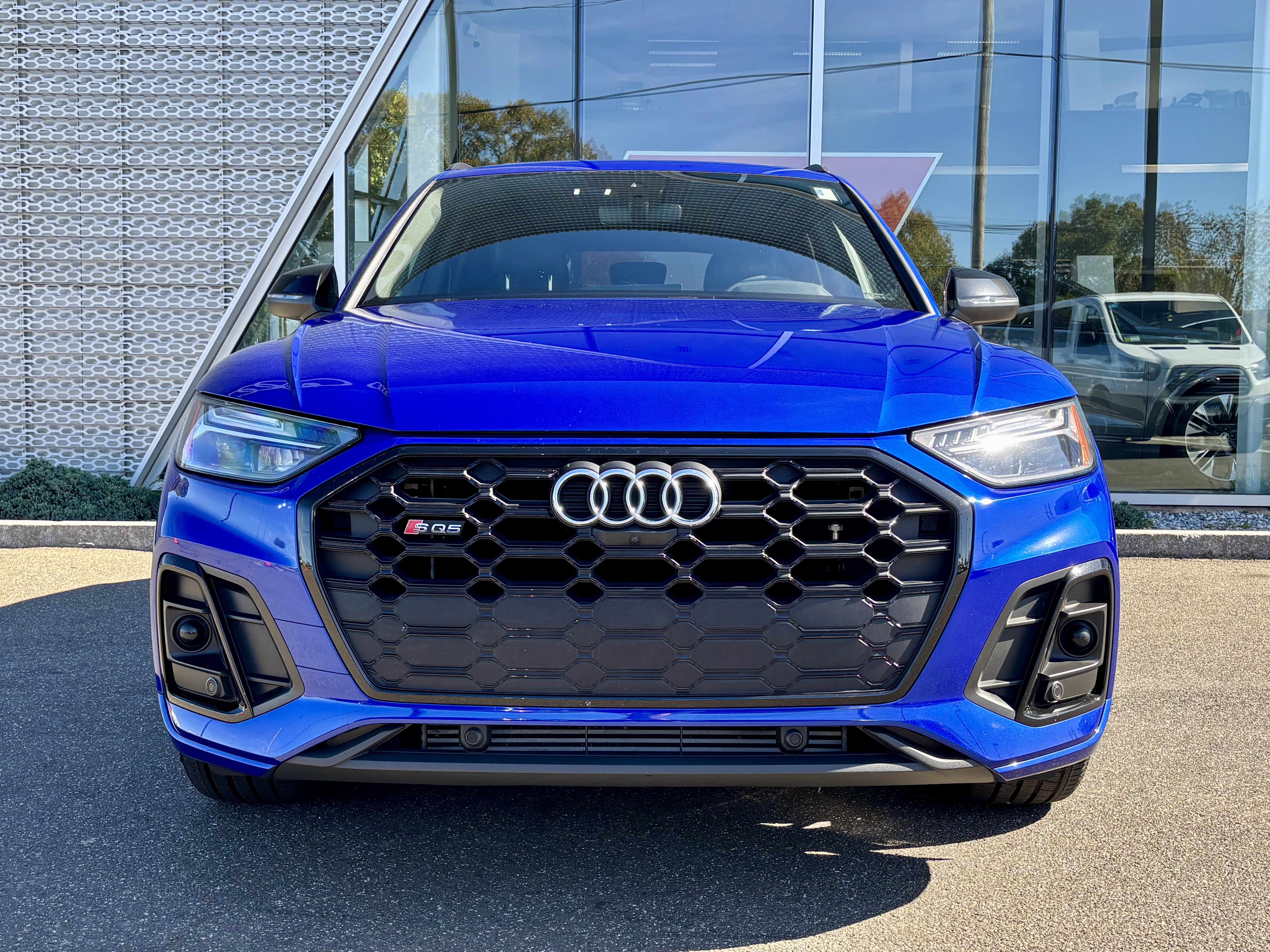Certified 2024 Audi SQ5 Premium Plus AWD/4WD image 3