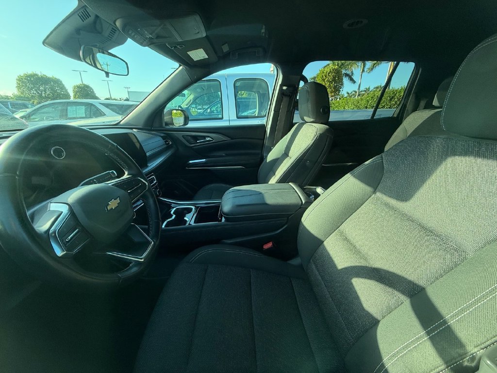 Used 2024 Chevrolet Traverse LT FWD image 5
