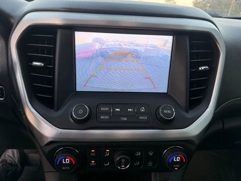 Used 2017 GMC Acadia SLT image 16