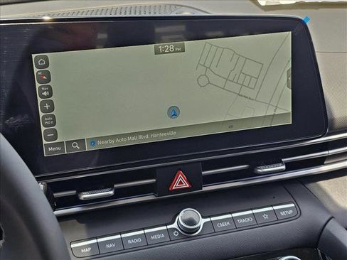 New 2025 Hyundai Elantra Limited image 13