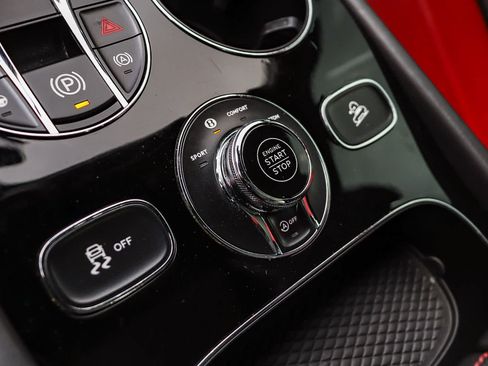Used 2021 Bentley Bentayga AWD/4WD image 31