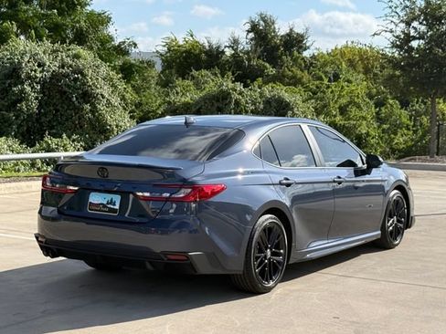 Used 2026 Toyota Camry SE w/ Convenience Package FWD image 4