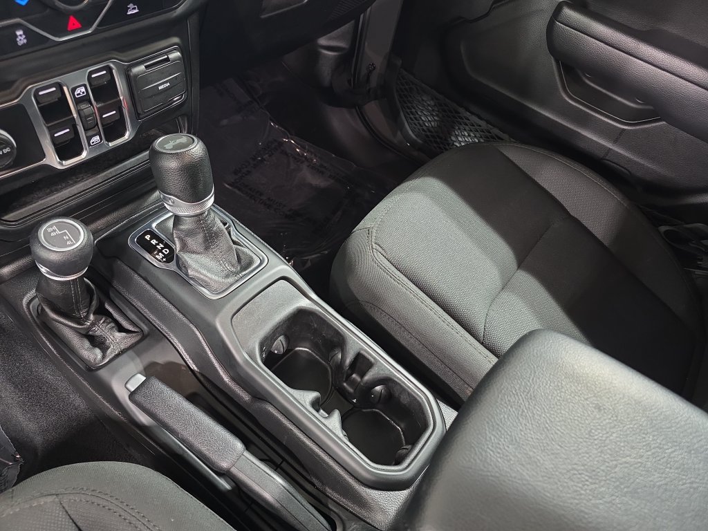 Used 2022 Jeep Wrangler Unlimited Sport AWD/4WD image 24