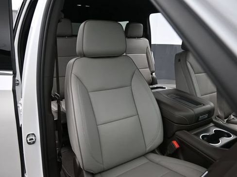 Used 2024 GMC Yukon XL SLT w/ SLT Luxury Package AWD/4WD image 21