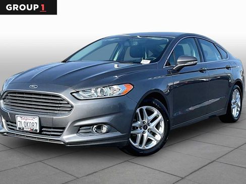 Used 2013 Ford Fusion SE FWD image 1
