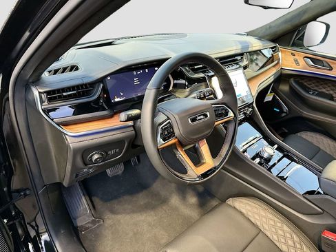 New 2025 Jeep Grand Cherokee Summit AWD/4WD image 9