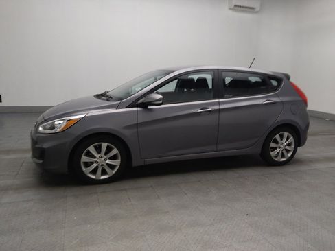 Used 2014 Hyundai Accent SE image 2