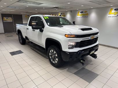 Used 2024 Chevrolet Silverado 2500 Custom w/ Custom Value Package