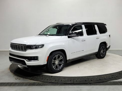 Used 2023 Jeep Grand Wagoneer 4WD image 3