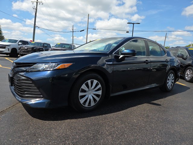 Used 2018 Toyota Camry LE FWD image 3