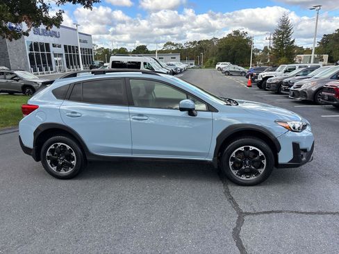 Used 2021 Subaru Crosstrek 2.0i Premium image 2