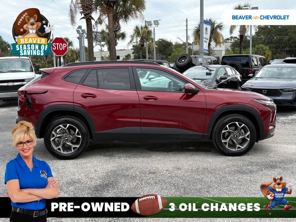 Used 2025 Chevrolet Trax LT FWD image 8