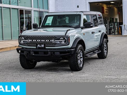 Used 2024 Ford Bronco Badlands AWD/4WD image 3