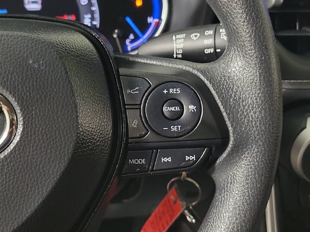 Used 2025 Toyota RAV4 LE AWD/4WD image 25