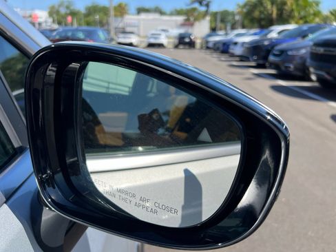 Used 2023 Chrysler Pacifica Pinnacle FWD image 77
