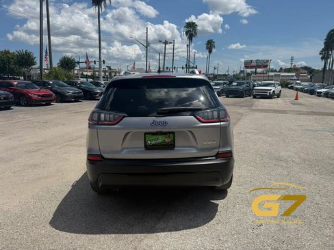 Used 2019 Jeep Cherokee Latitude w/ Popular Appearance Group FWD image 10