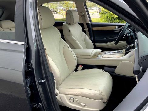Used 2023 Genesis GV80 2.5T w/ Prestige Package image 8