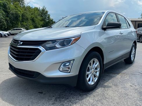 Used 2021 Chevrolet Equinox LS FWD image 5