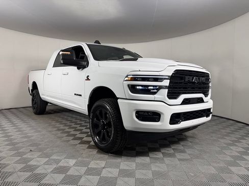 Used 2025 RAM 2500 Laramie w/ Night Edition AWD/4WD image 3