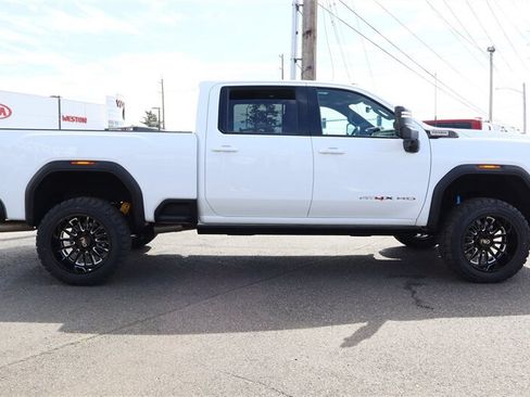 Used 2024 GMC Sierra 2500 AT4X AWD/4WD image 6