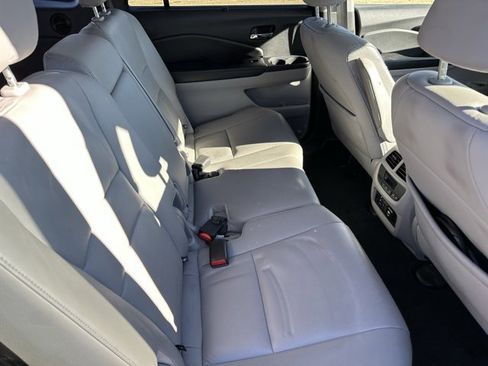 Used 2017 Honda Pilot Touring image 21