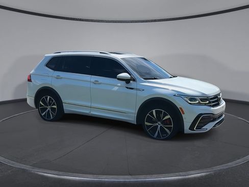 Used 2022 Volkswagen Tiguan SEL R-Line AWD/4WD image 2