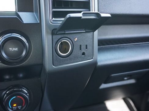 Used 2020 Ford F150 XLT w/ Equipment Group 302A Luxury AWD/4WD image 23