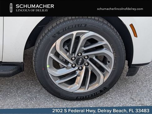 New 2026 Lincoln Navigator Premiere AWD/4WD image 9