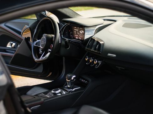 Used 2020 Audi R8 V10 performance image 13