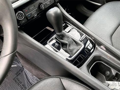 Used 2024 Jeep Compass Latitude image 18