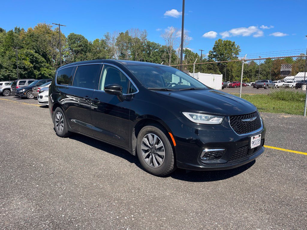 Used 2024 Chrysler Pacifica Limited FWD image 7