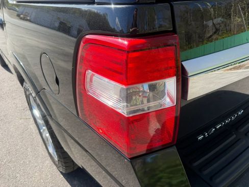 Used 2015 Ford Expedition Platinum AWD/4WD image 11