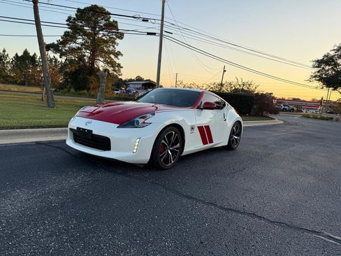 Used 2020 Nissan 370Z Coupe RWD image 9