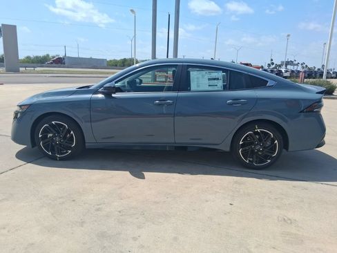 New 2026 Nissan Sentra SR w/ Floor Mat Package FWD image 4
