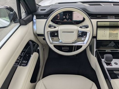 New 2026 Land Rover Range Rover Long Wheelbase SE AWD/4WD image 18