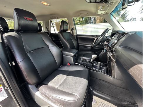 Used 2018 Toyota 4Runner TRD Off-Road Premium AWD/4WD image 15