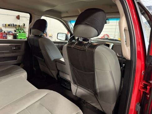Used 2019 RAM 1500 Classic SLT AWD/4WD image 15