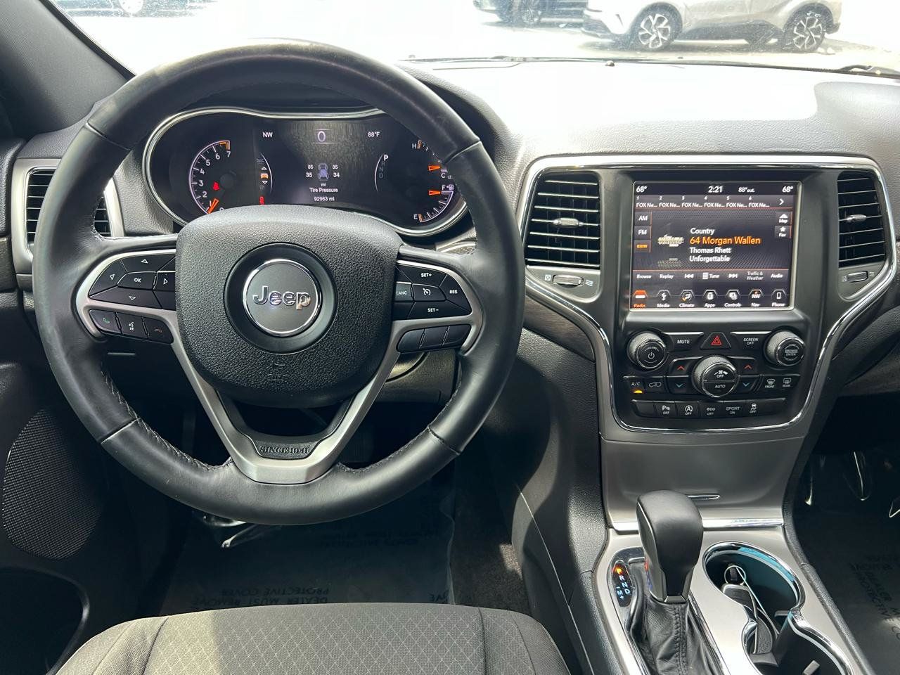 Used 2018 Jeep Grand Cherokee Laredo AWD/4WD image 17