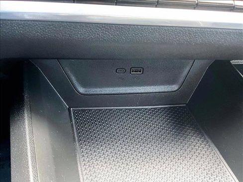 Used 2026 Chevrolet Equinox LT FWD image 25